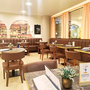 4* 酒店 匹内塔宫殿酒店